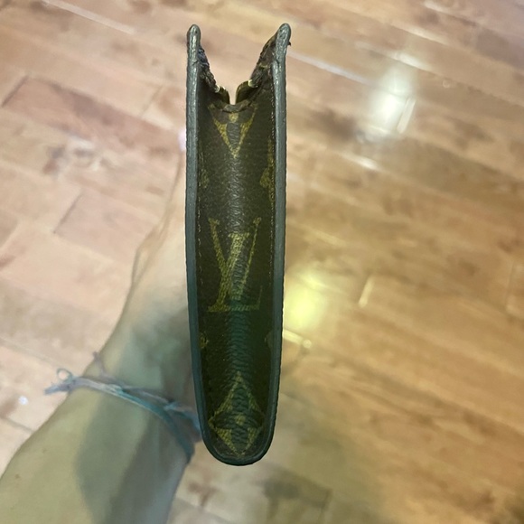 Louis Vuitton Mini Pochette - Picture 3 of 7